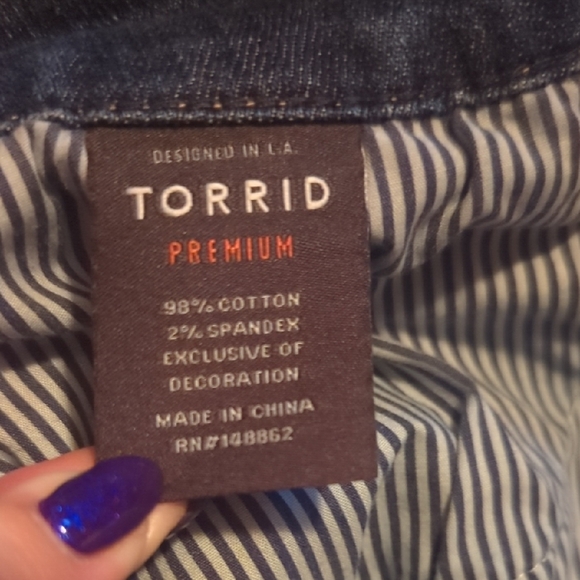 TORRID Distressed Boyfriend Skinny Jeans with Plaid Details 14R - Picture 7 of 8